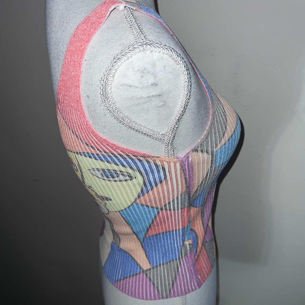 Abstract Ribbed Tank - Picture 3 of 6